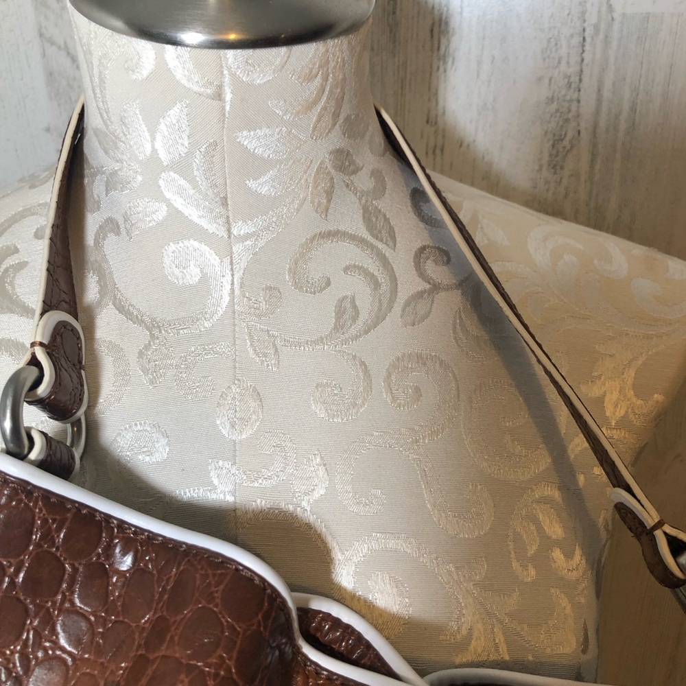 Francesco Biasia. Shoulder Bucket Bag - Picture 5 of 8